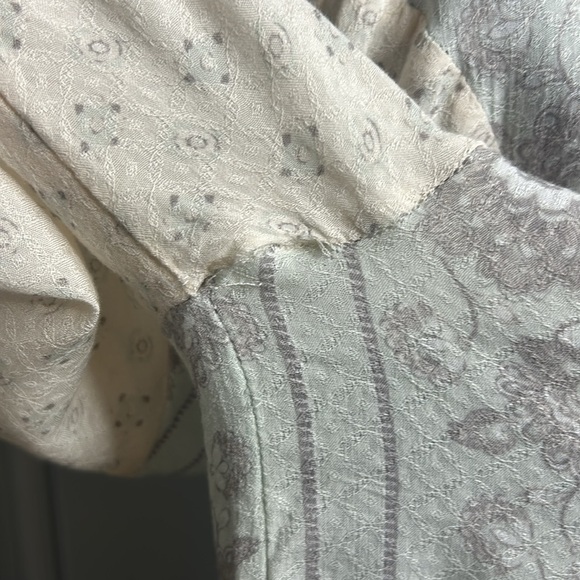 Free People Long Sleeve Peep Hole Blouse S READ - Picture 4 of 7